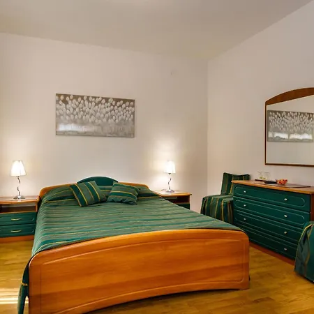 Sunny And Sleek Krk With Balcony